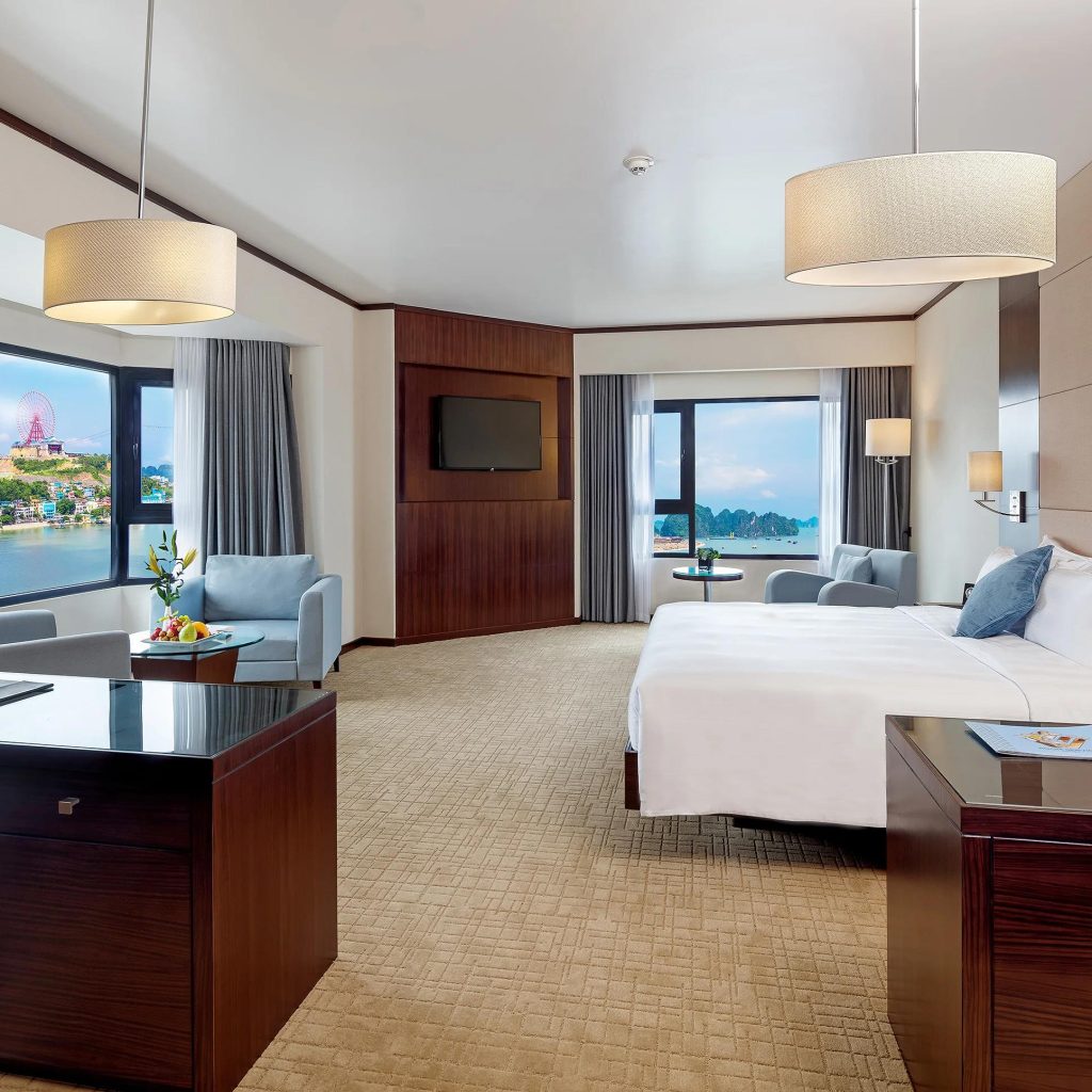 Khách sạn 5 sao Bãi Cháy