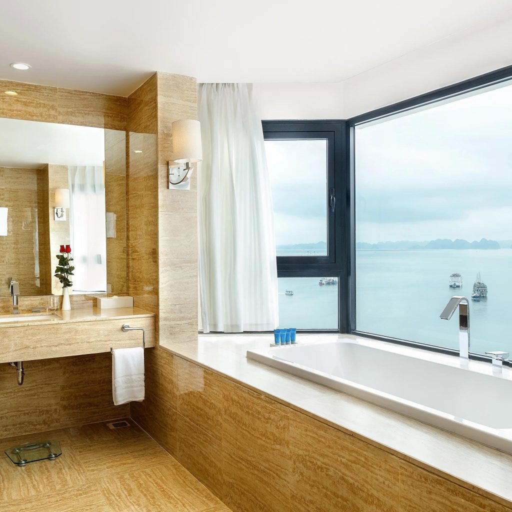 Khách sạn 5 sao Bãi Cháy