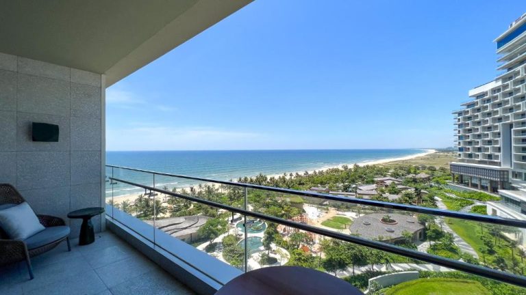 Nghỉ dưỡng sang trọng miền Trung